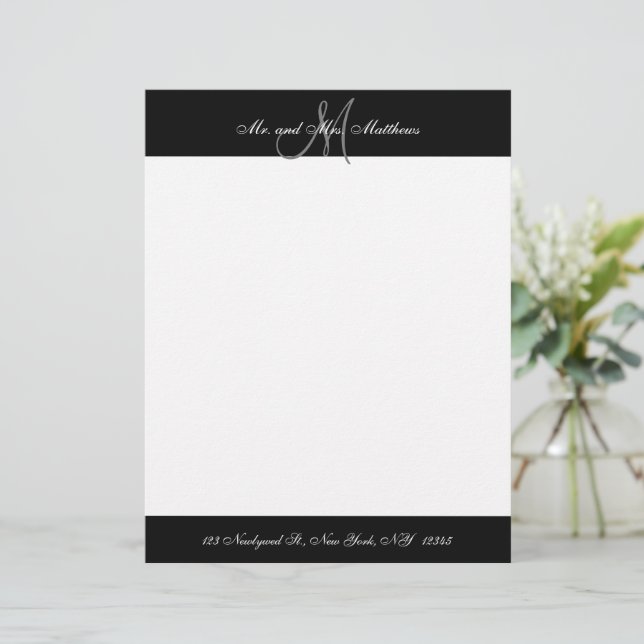 Mr. and Mrs Black and White Monogram Newlyweds Briefbogen (Stehend Vorderseite)