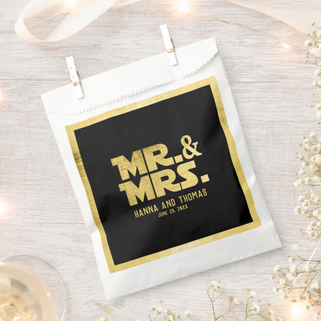 Mr. and Mrs Black Gold Sci Fi Theme Wedding Geschenktütchen (Ausgeschnitten)