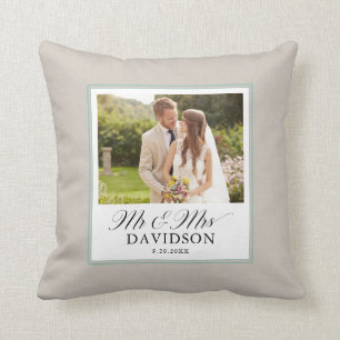 Mr. and Mrs. Elegant Script Aquamarin Foto New Kissen