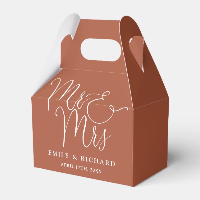 Mr. And Mrs. Elegant Script Terracotta Wedding Geschenkschachtel (Vorderseite)
