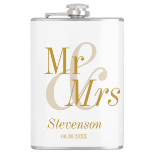 Mr. and Mrs Gold Script Wedding Gift Flachmann