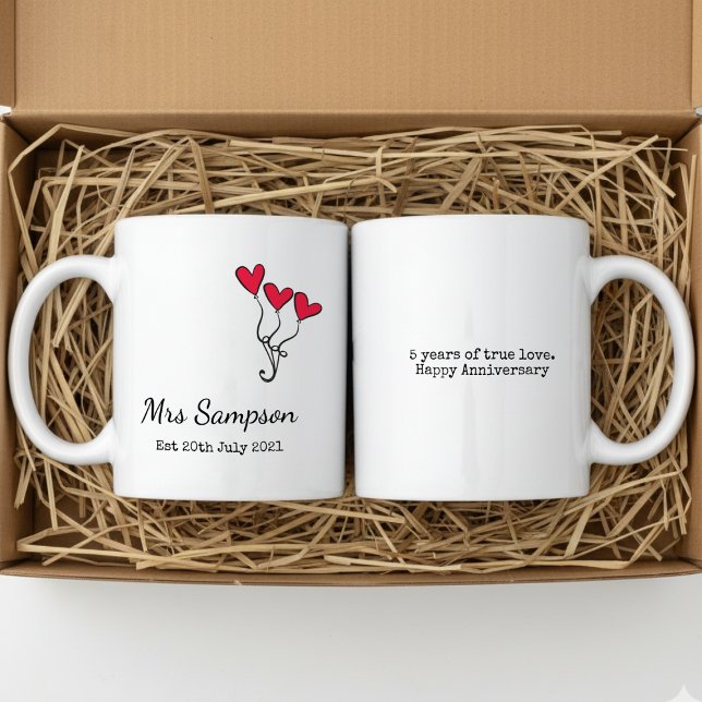 Mr And Mrs Mugs 5th Wedding Anniversary Keepsake Kaffeetasse (two mugs on straw in a box)