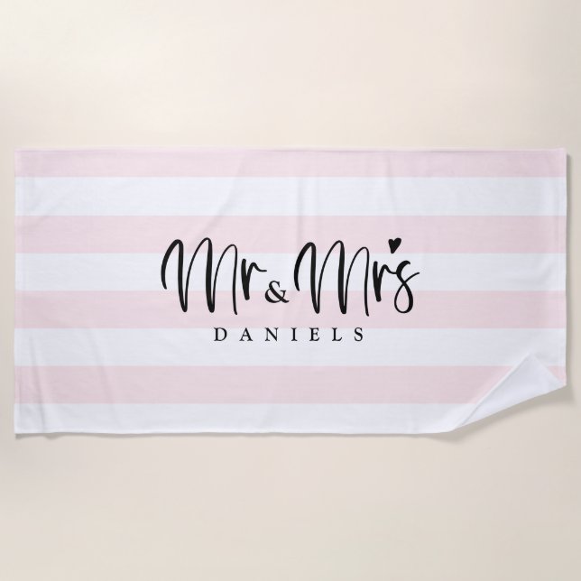 Mr and Mrs Newlyweds Personalized  Strandtuch (Vorderseite)