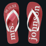 Mr. and Mrs. Personalisiert Honeymoon with Heart Flip Flops<br><div class="desc">Ein perfektes Design für eine Hochzeit am Strand oder für die Hochzeitsreise. Ändern Sie die Frau zu Herrn,  um ein Koordinierungspaar zu machen.</div>