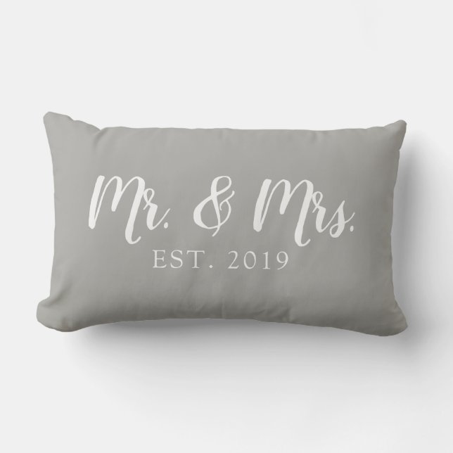 Mr. and Mrs. Script Established Wedding Pillow Lendenkissen (Vorderseite)