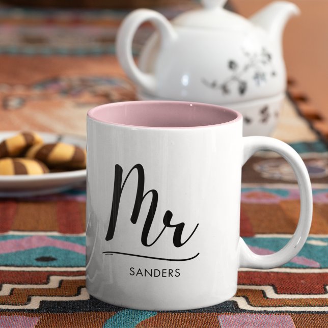 Mr Black Modern Script Monogram Boda Zweifarbige Tasse (Von Creator hochgeladen)