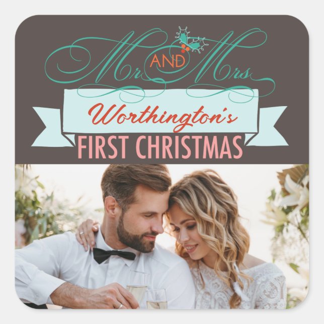 Mr & Mrs. First Christmas Mistletoes Foto Wedding Quadratischer Aufkleber (Vorderseite)