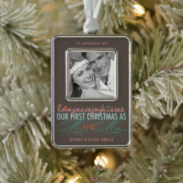 Mr & Mrs. First Christmas Mistletoes Foto Wedding Rahmen-Ornament Silber