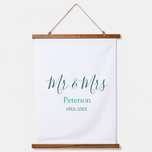 Mr & Mrs last name married year wedding engagement Wandteppich Mit Holzrahmen (Vorderseite)