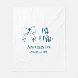 Mr. & Mrs. Name Datum Gastgeschenk Hochzeit blau g Fleecedecke