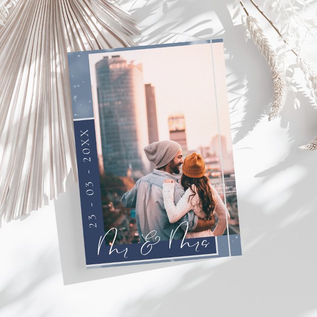 Mr & Mrs Navy Blue White Script Foto Save The Date (Von Creator hochgeladen)