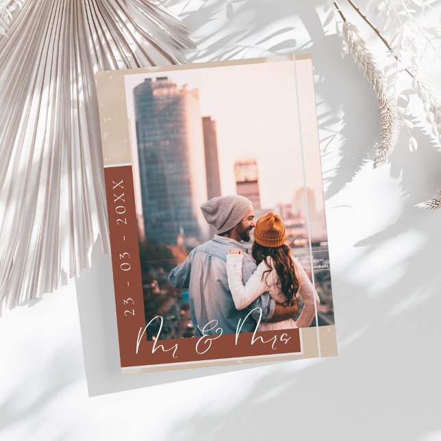 Mr & Mrs Terracotta Typografy Script Foto Save The Date (Von Creator hochgeladen)