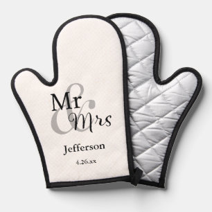 Mr & Mrs Wedding Newlywed Name & Date Oven Mitt Ofenhandschuh