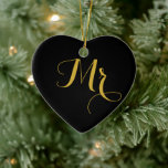 Mr. und Mrs Heart Shaped Keramik Ornament<br><div class="desc">Feiern Sie Ihre Liebe mit diesem eleganten Mr. und Mrs. Heart Shaped Keramik Ornament. Dieses charmante Ornament eignet sich ideal für Hochzeiten, Jubiläen oder Feiern. Freuen Sie sich auf ein zartes Herzdesign mit individuellem Text. Ein zeitloses Mittel, um Ihre besondere Bindung zu pflegen und Ihre Zuhause mit Romantik zu dekorieren....</div>