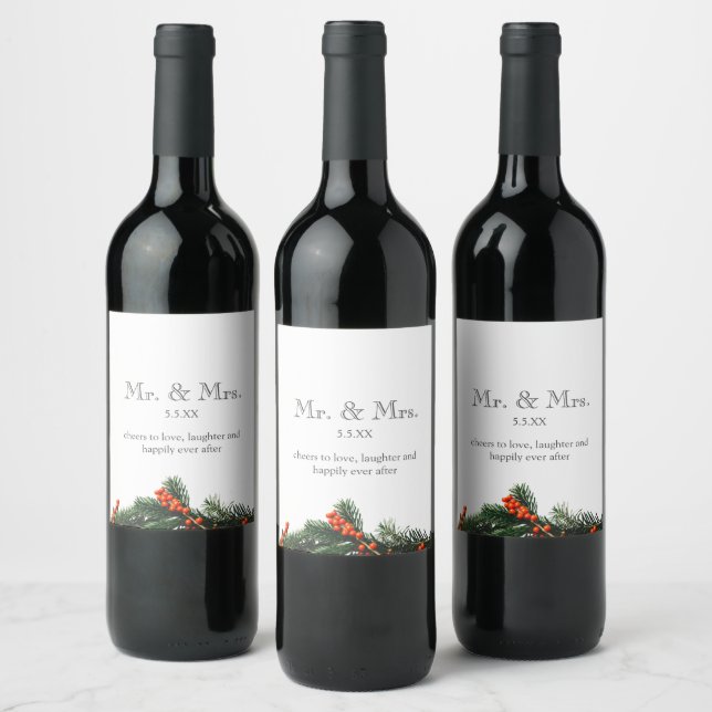 Mr. und Mrs. Monogram Pine with Berries Wedding Weinetikett (Flaschen)
