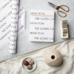Mr. und Mrs. Name White Black Wedding Geschenkpapier<br><div class="desc">Herr und Frau in schwarz-weiß Hochzeitsverpackung Papier. Fügen Sie den Nachnamen der Neuvermählten hinzu,  um ihn zu personalisieren. So hübsch für Brautparty Geschenke und Hochzeitsgeschenke. Classy und chic.Hochzeiten,  Jubiläen,  neue Zuhause Geschenkpackung.Ändern Sie den Schriftart,  um Mr. & Herr oder Frau & Mrs.</div>