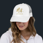 Mrs. and Last Name Imitats Gold Foil Trucker Hat Truckerkappe<br><div class="desc">Mrs. und Nachname Imitats Gold Foil Hat,  dass wäre ein perfektes Geschenk für Ihre Ehefrau mit dem gleichen Mr. Nachname Hat.</div>