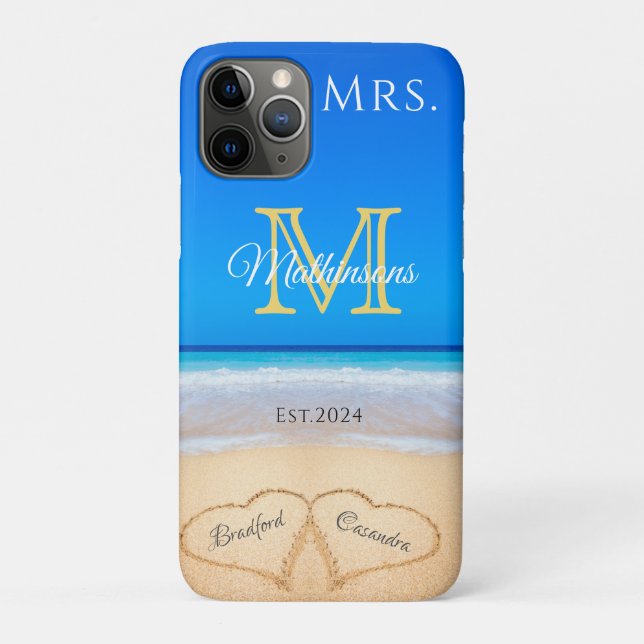 Mrs. Beach Wedding Hearts in Sand Family Monogram Case-Mate iPhone Hülle (Rückseite)