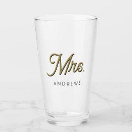 Mrs. black script und Ihr verheirateter Nachname Glas