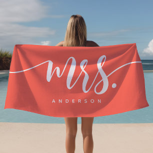 Mrs Coral and White New Bride Personalisiert Strandtuch