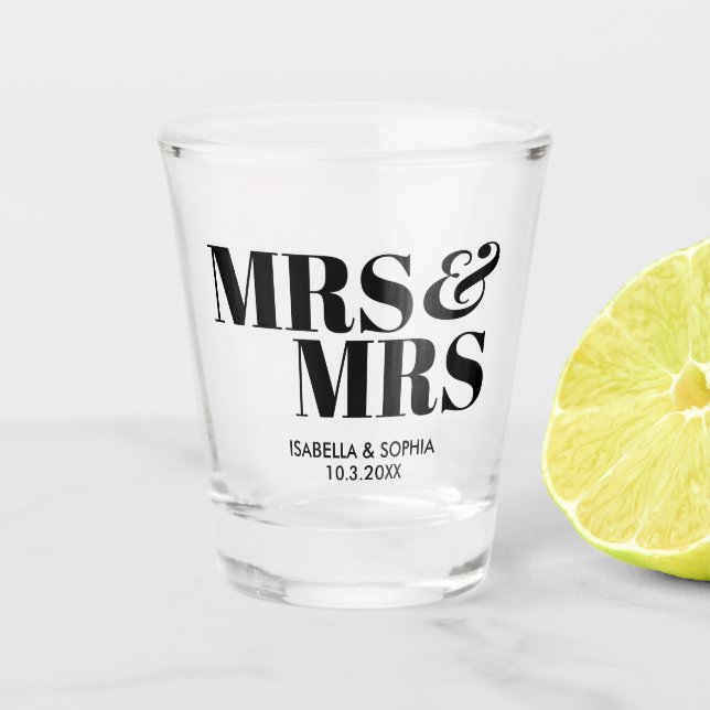 Mrs. & Mrs. Personalisiert Wedding Shot Glass Favo Schnapsglas (Vorderseite)
