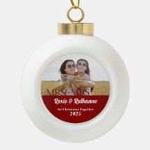 Mrs. & Mrs. Ruby Red 1. Weihnachtsfest Foto