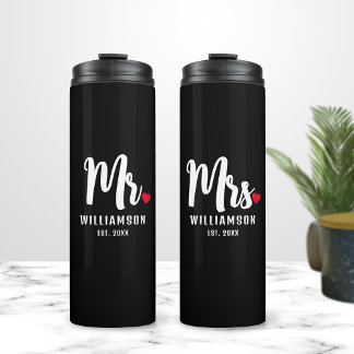 Mrs. Script Monogram Personalisiert Name Newlywed Thermosbecher