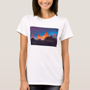 Mt Fitz Roy am Sonnenaufgang T-Shirt