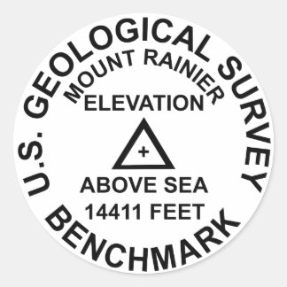 Mt. Rainer USGS Style Benchmark Runder Aufkleber