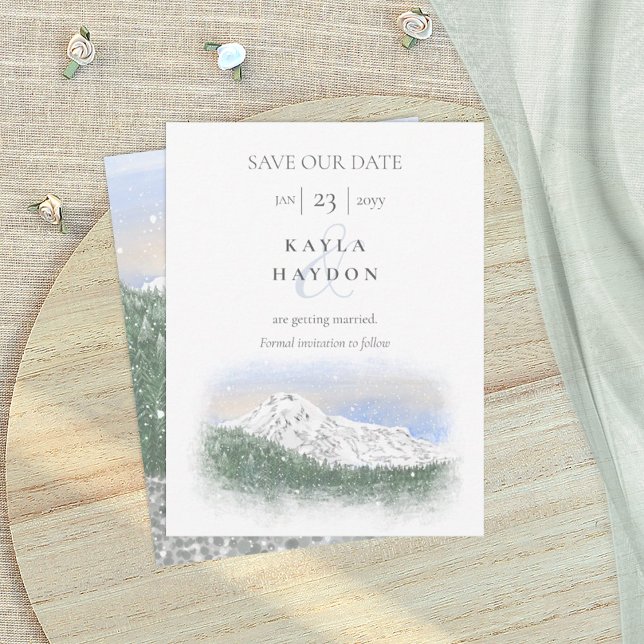 Mt Rainier, Hochzeit mit Schneefall Save the Date Einladung (Mount Mt. Rainier save the date wedding card, Snow falling, trees forest, rustic winter mountains)