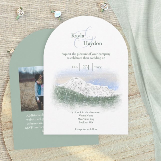 Mt. Rainier, Winterhochzeit mit fallendem Schnee Einladung (Mt. Rainier, mountain wedding invitation card, spruce pine trees forest, pacific northwest theme)