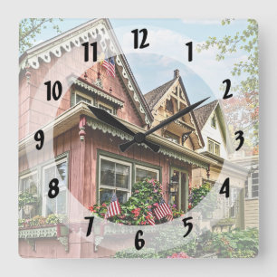 Mt. Tabor NJ – Straße mit rosa Haus Quadratische Wanduhr