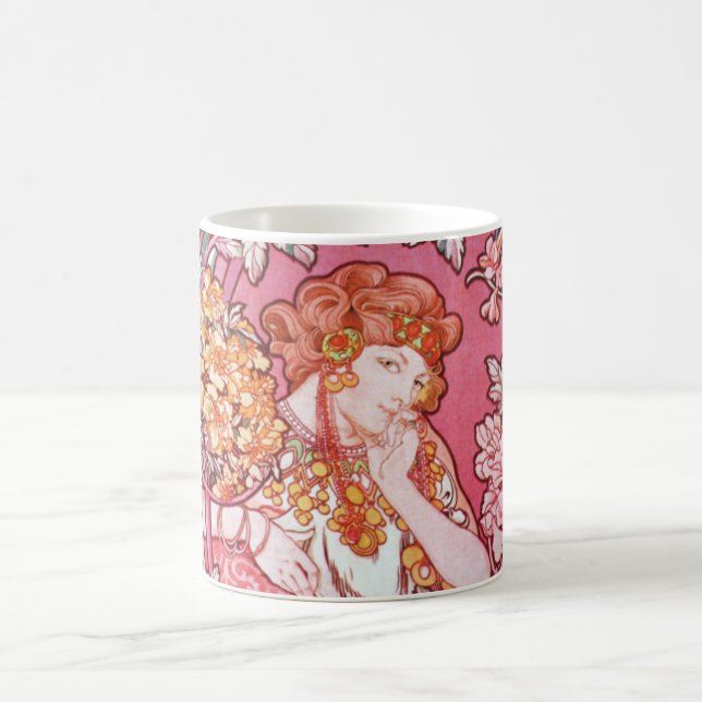 Mucha Frau unter der Blumen-Kunst Nouveau Tasse (Mittel)