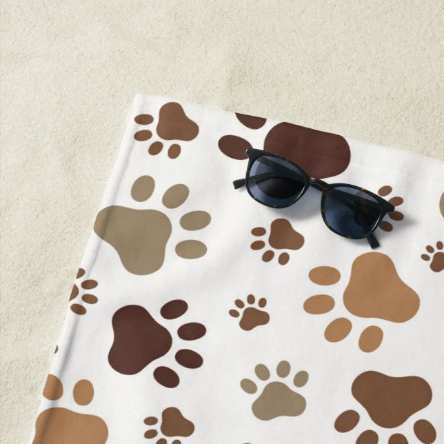 Muddy Paw Prints Beach Towel Strandtuch (Beispiel)