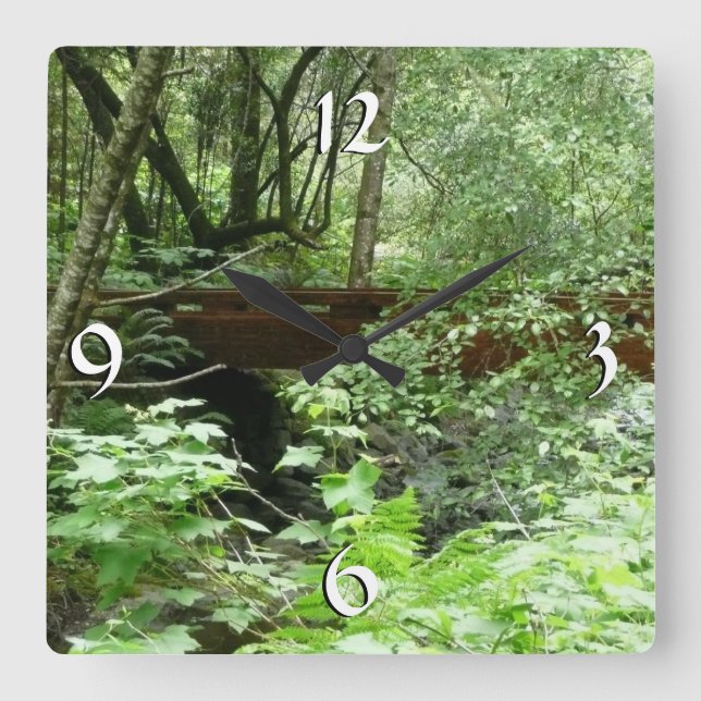 Muir Woods Bridge I Quadratische Wanduhr (Vorderseite)