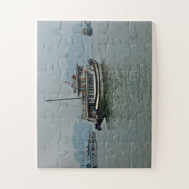 Müllboot in Ha Long Bay, Vietnam Puzzle (Vertikal)