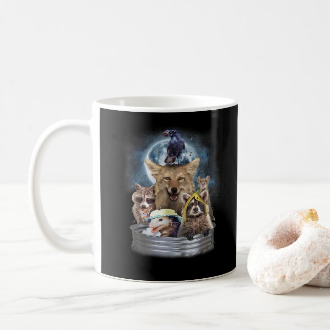Mülltiere, die im Moon Funny Team herumhacken Kaffeetasse (Mit Donut)