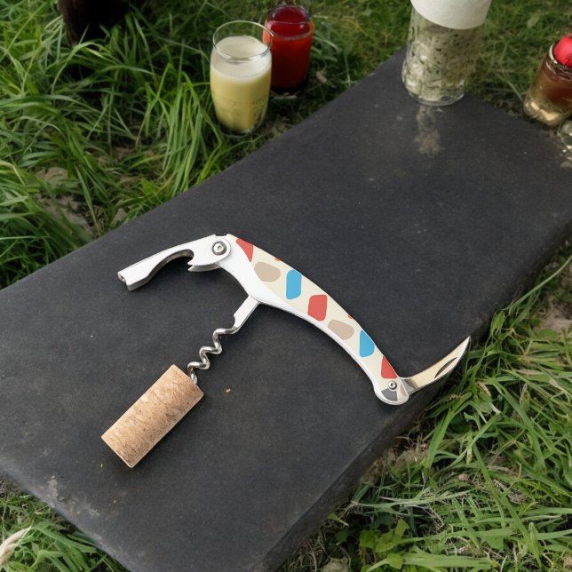 Multicolor-Kieselsteine im weißen Hintergrund Kellnermesser (Corkscrew Bottle Opener)