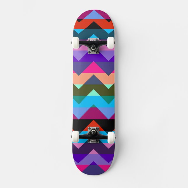 Multicolor Zickzack Zigzag Streifenmuster Skateboard (Vorderseite)