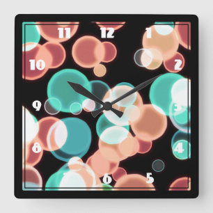 Multicolored Bubbles on a Black Background Quadratische Wanduhr