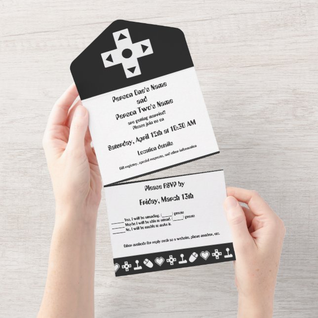 Multiplayer-Modus in Schwarz All In One Einladung (Abreißen)