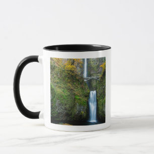 Multnomah Falls im Herbst in der Columbia Gorge Tasse