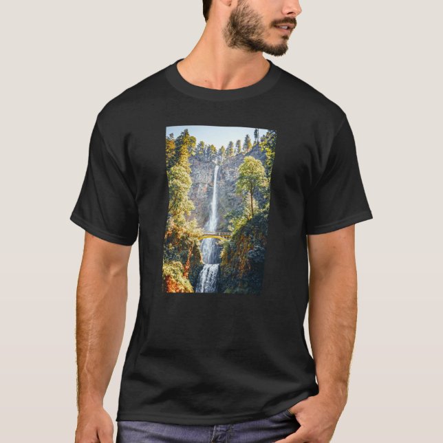 Multnomah Falls-Portland Oregon-Travel-Fotografie T-Shirt (Vorderseite)