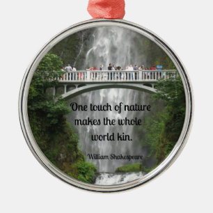 Multnomah Falls und Zitat über die Natur. Ornament Aus Metall