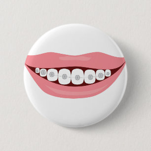 Mund mit Zahnspange Button