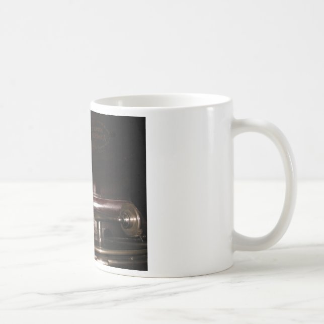Murphy auf der Victrola-TASSE Tasse (Rechts)