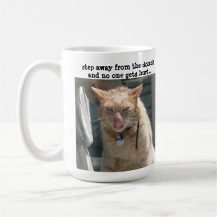 Mürrische Katze, Schritt weg von den Tasse