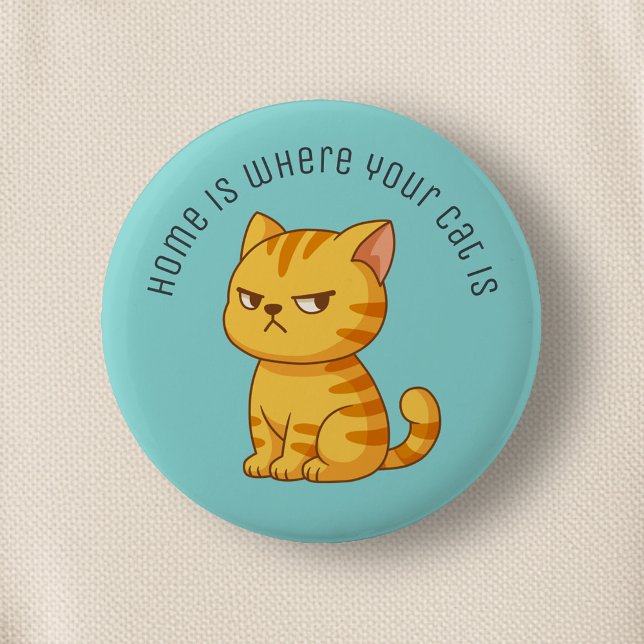 Mürrische orange getigerte Katze mit individuellem Button (Von Creator hochgeladen)