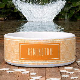 Muschel am Strand auf orangefarbenen Hausnamen Napf