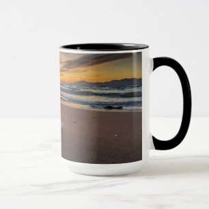 Muschel am Strand in Insel des Sonnenuntergang-  Tasse